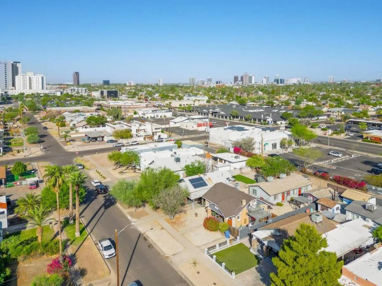 Central Phoenix Casita With Beautiful Patio - Unit B